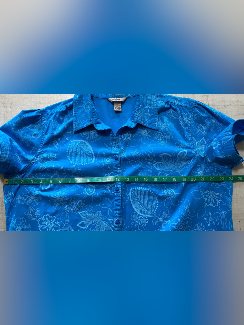 IB Diffusion women’s bright blue Hawaiian style shirt, light blue design - Picture 9 of 10